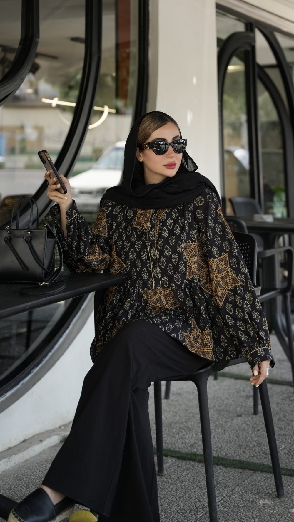 مانتو آوا - Image 1